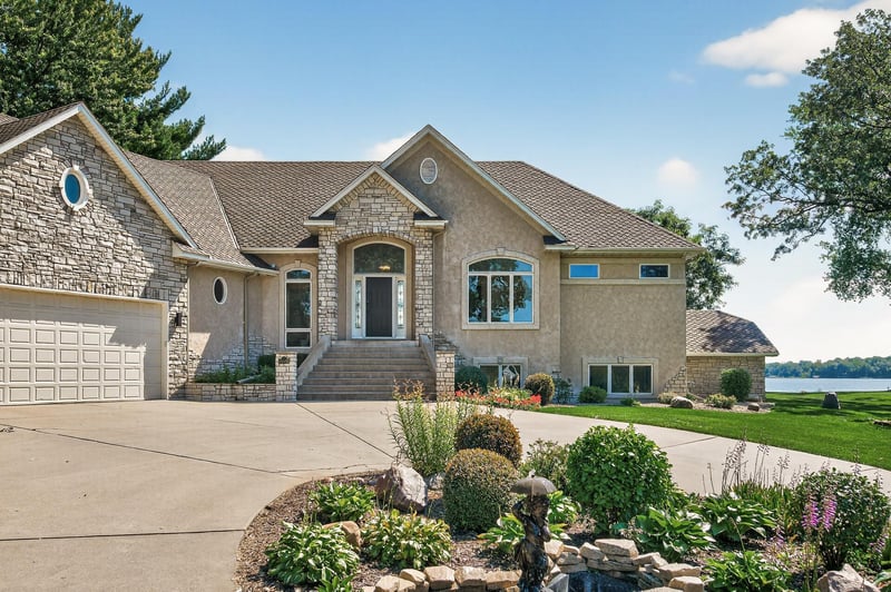 21501 Lake George Blvd, Oak Grove, MN 55303