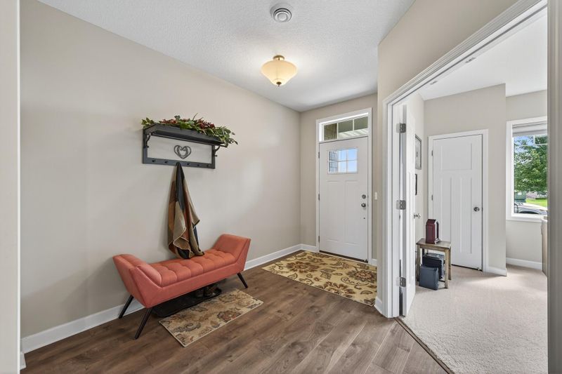 8762 Irving Blvd N, Lake Elmo, MN 55042