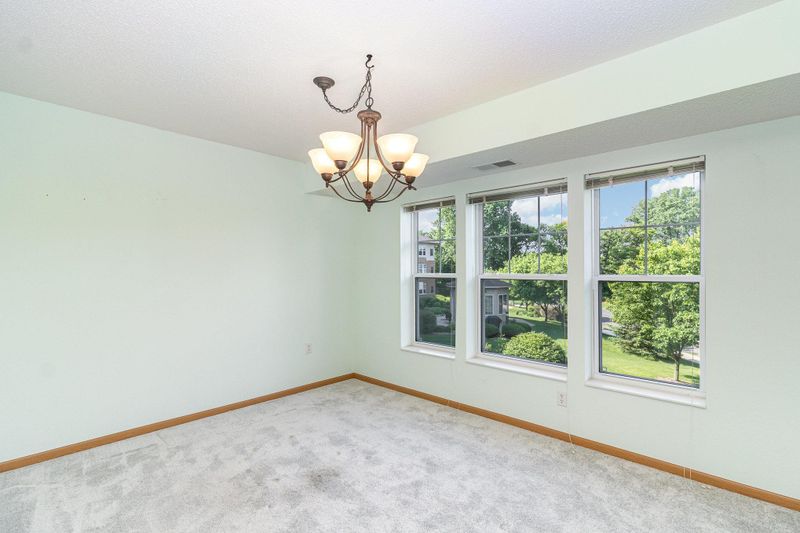 935 Ferndale St N #210, Maplewood, MN 55119