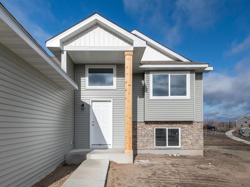 2301 Hickory Ln, Mayer, MN 55360