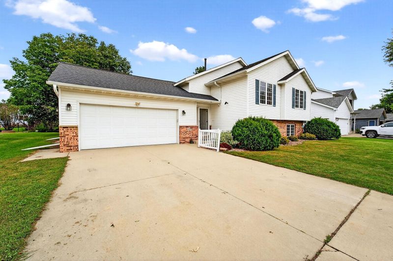 809 4th St NE, Kasson, MN 55944
