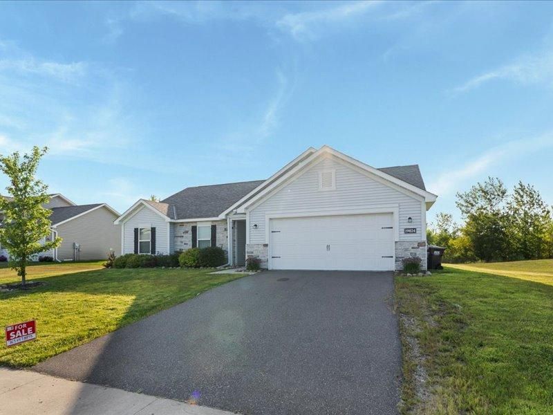 19024 Engle Wood Dr, Big Lake, MN 55309