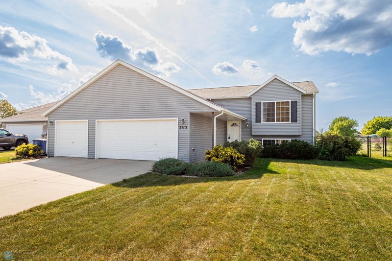 3115 34th St S, Moorhead, MN 56560