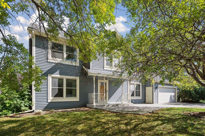 9368 Chesshire Ln N, Maple Grove, MN 55369