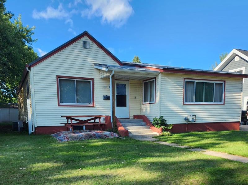 131 W Douglas St, Rice Lake, WI 54868