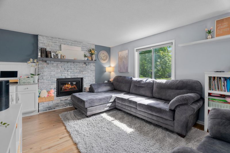 1949 Beaver Dam Ct, Eagan, MN 55122