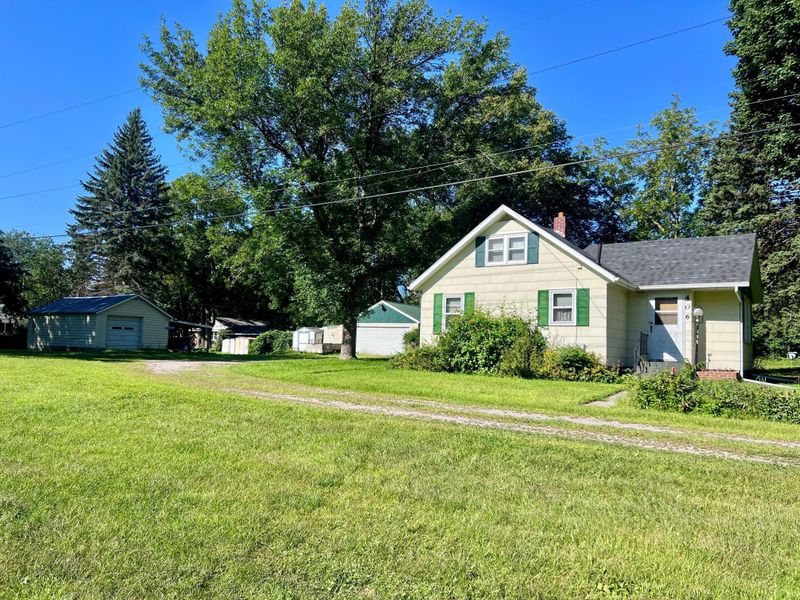 406 Wolfe Ave, Montevideo, MN 56265