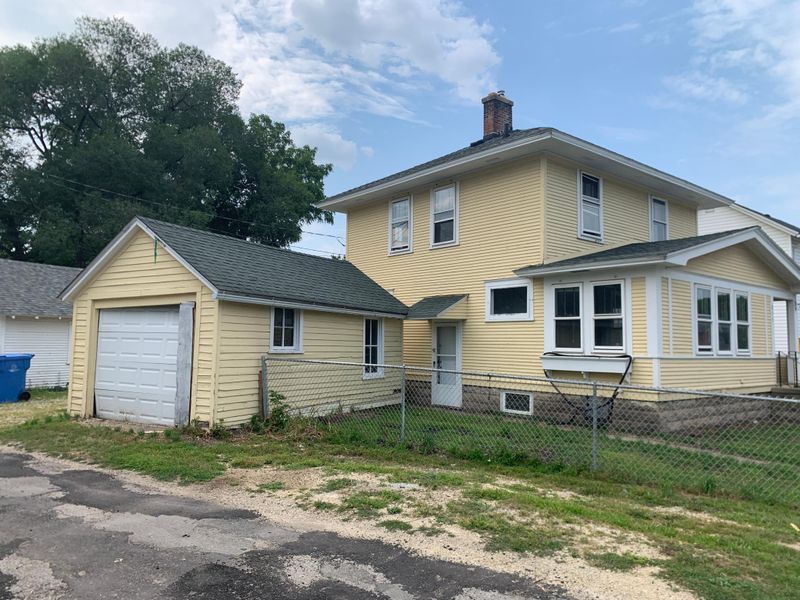 511 Sioux St, Winona, MN 55987