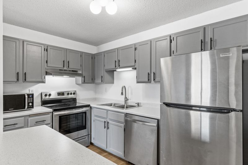 66 9th St E #1712, Saint Paul, MN 55101