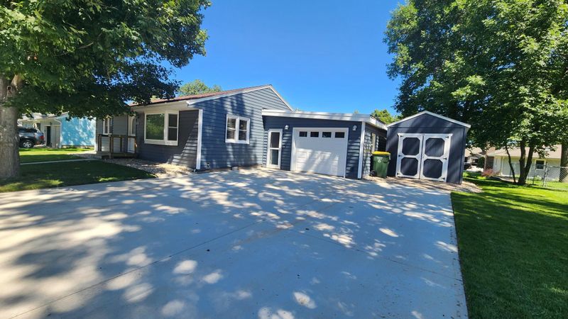 1001 8th Ave SW, Pipestone, MN 56164