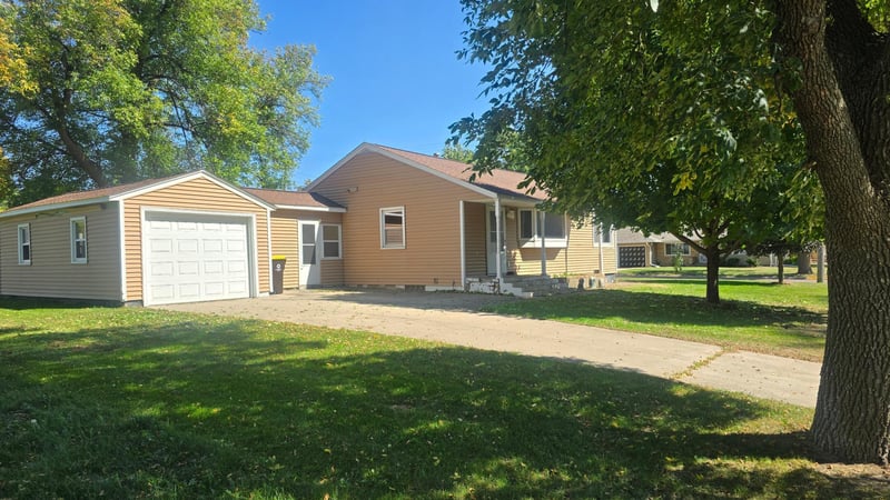 151 Chestnut St E, Trimont, MN 56176