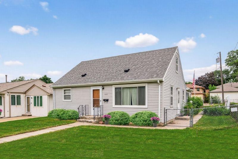 5227 5th St NE, Columbia Heights, MN 55421