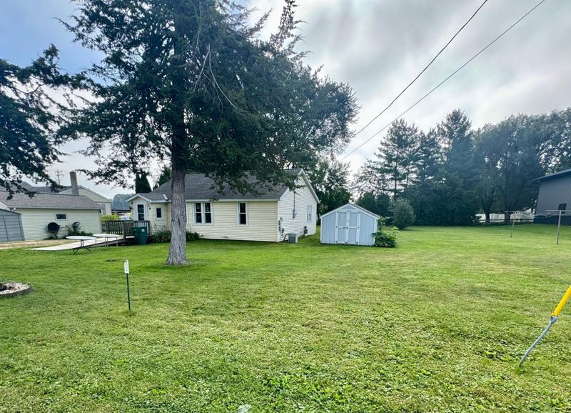 521 Rocque Ave, Wabasha, MN 55981