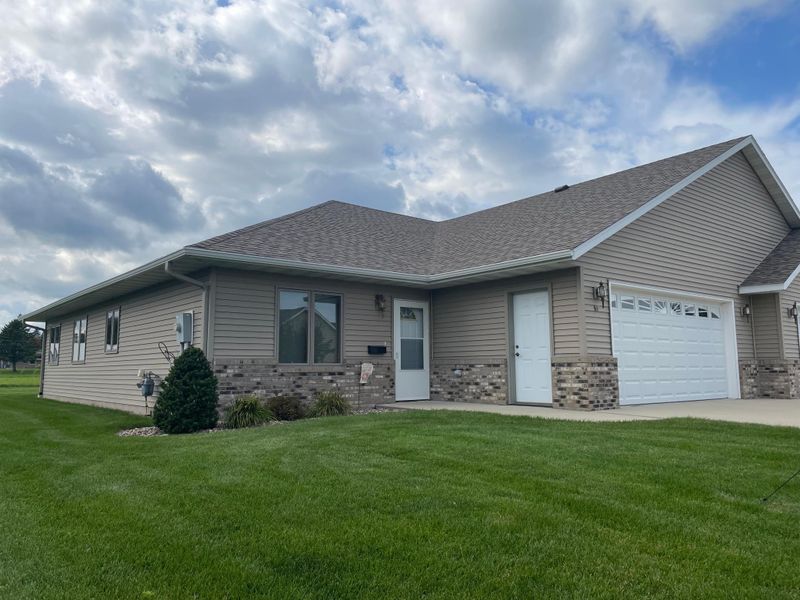 107 Brittany Way SE, Grand Meadow, MN 55936