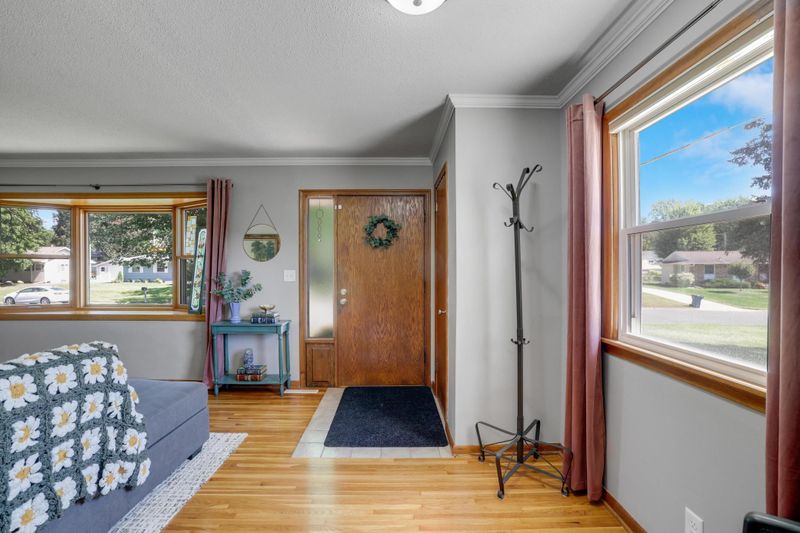 6017 Yukon Ave N, New Hope, MN 55428
