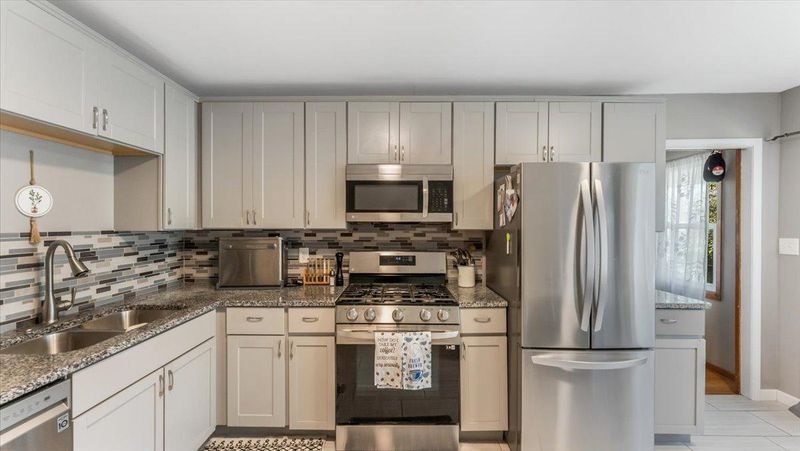 1950 Case Ave E, Saint Paul, MN 55119