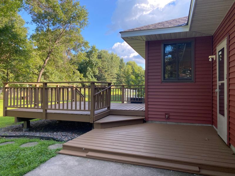 2910 E Rum River Dr S, Cambridge, MN 55008