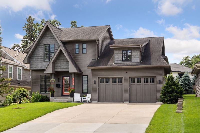 3705 W Fuller St, Edina, MN 55410