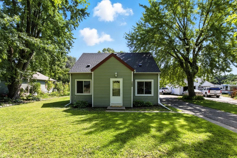 208 Westminster Ave NW, Watertown, MN 55388