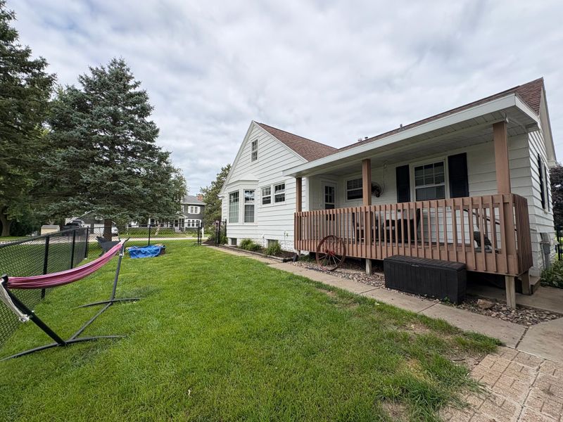 205 5th St SW, Plainview, MN 55964