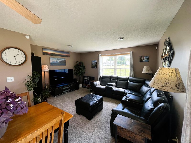 586 Pointe Ct SW, Rochester, MN 55902