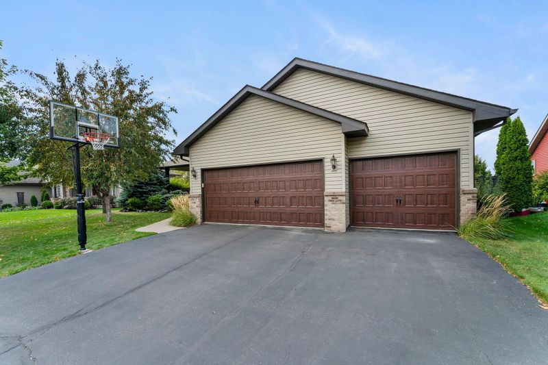 3657 Redford Ln, Monticello, MN 55362