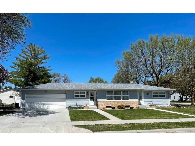 112 Walnut St, Dawson, MN 56232