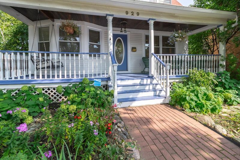 929 Selby Ave, Saint Paul, MN 55104