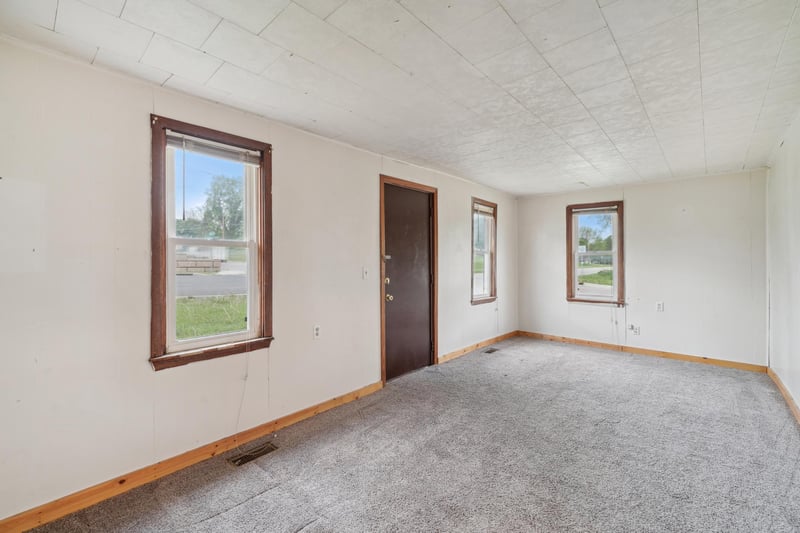 400 Forest St E, Belle Plaine, MN 56011