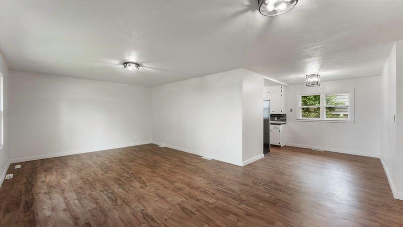 117 W Lockerbie St, Litchfield, MN 55355
