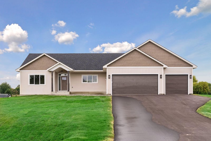 21477 Cottonwood St NW, Oak Grove, MN 55011