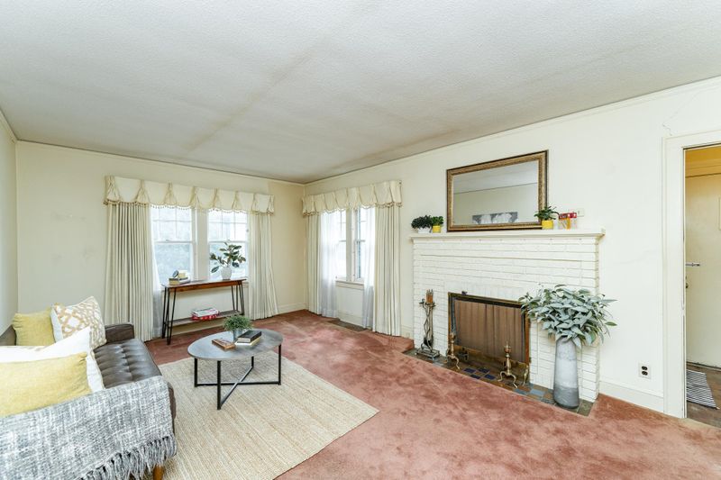 1235 2nd St NW, Rochester, MN 55901