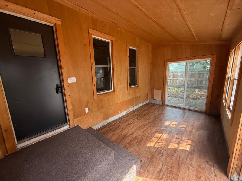 502 E 2nd St, Litchfield, MN 55355