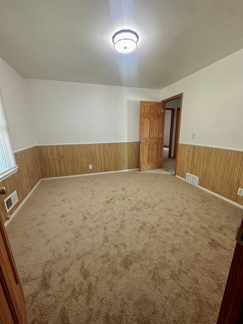 6808 Bethia Ln, Brooklyn Park, MN 55428