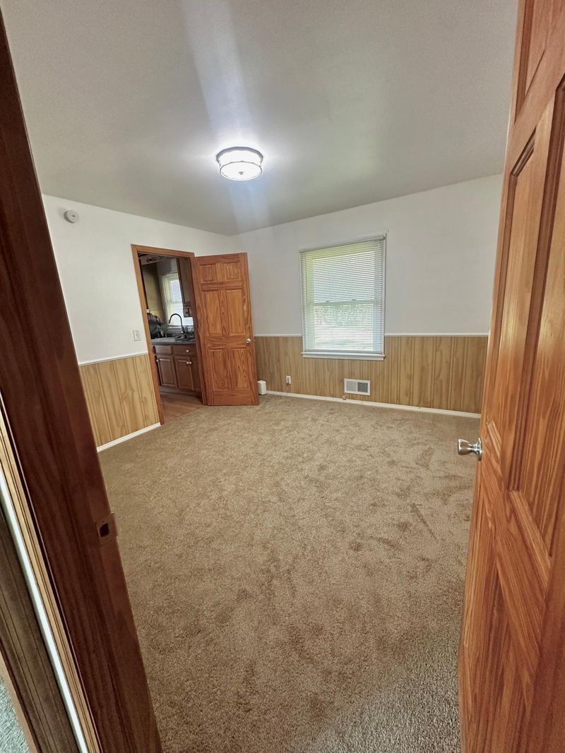 6808 Bethia Ln, Brooklyn Park, MN 55428