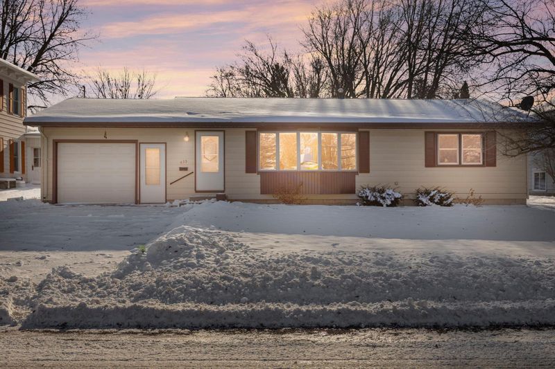455 E 4th St, Zumbrota, MN 55992