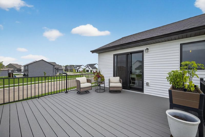 2431 Phoenix Rd SW, Rochester, MN 55902