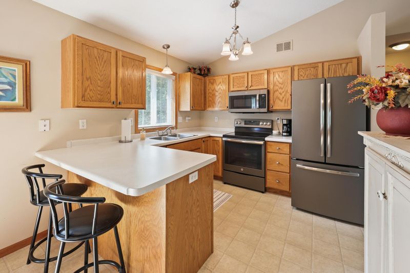 216 Iris Ln NE, Saint Joseph, MN 56374
