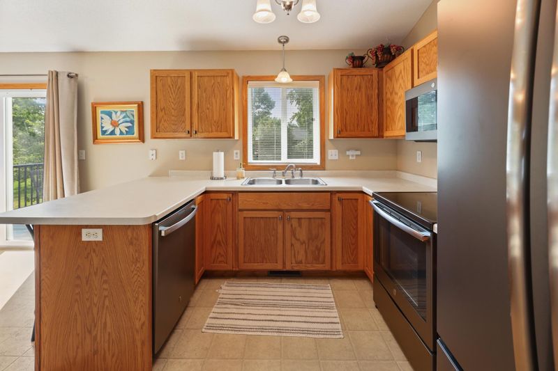 216 Iris Ln NE, Saint Joseph, MN 56374