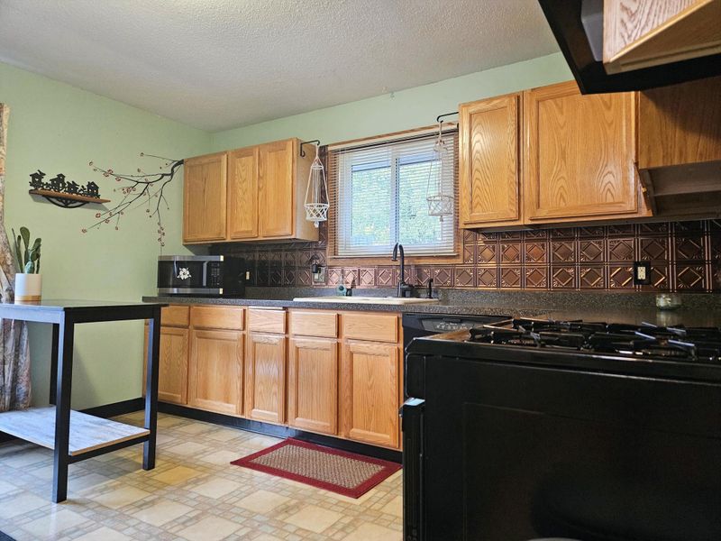 439 Clinton Ave, Saint Paul, MN 55107