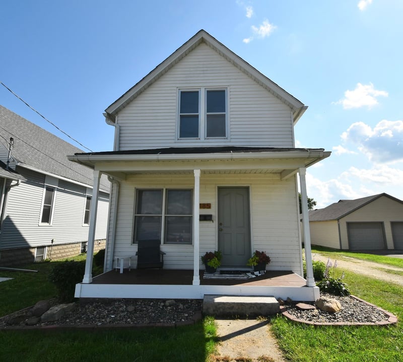 185 W 3rd St, Zumbrota, MN 55992
