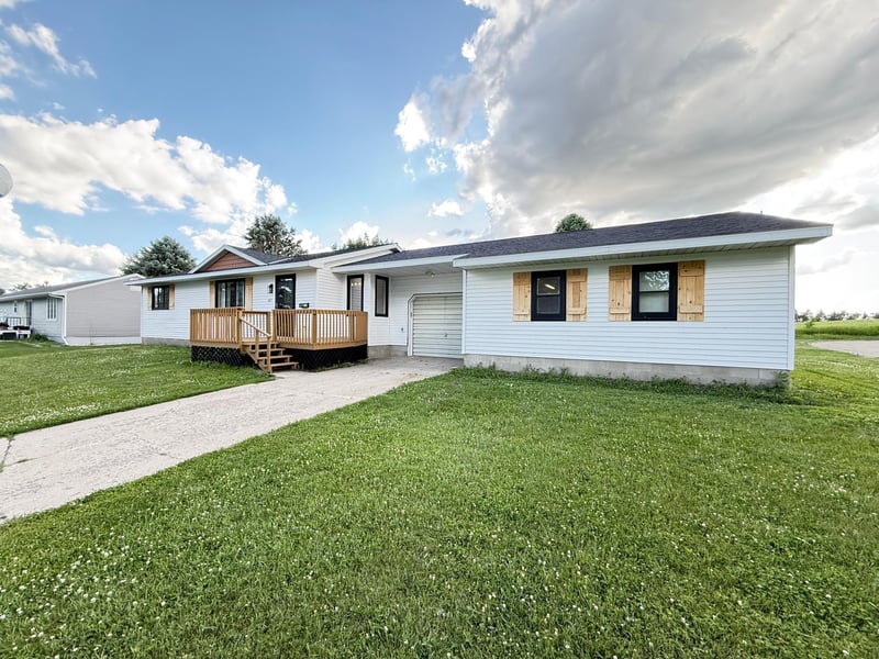 421 9th Ave, Madison, MN 56256