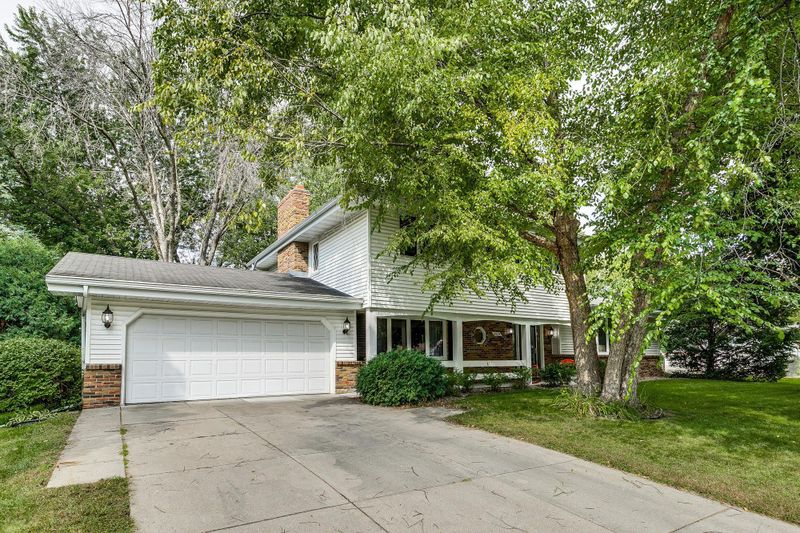 9624 Palmer Rd, Bloomington, MN 55437