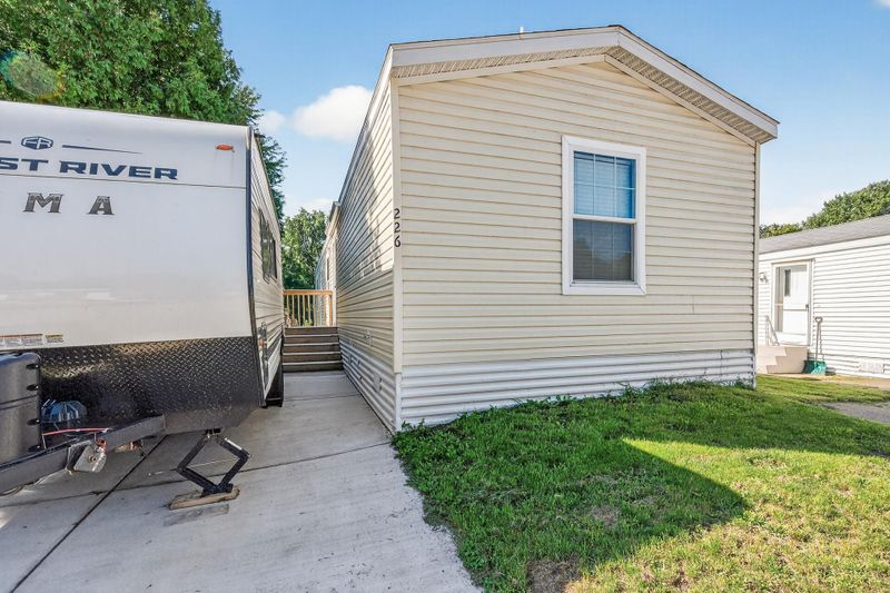 226 Mayfair Rd, Vadnais Heights, MN 55127