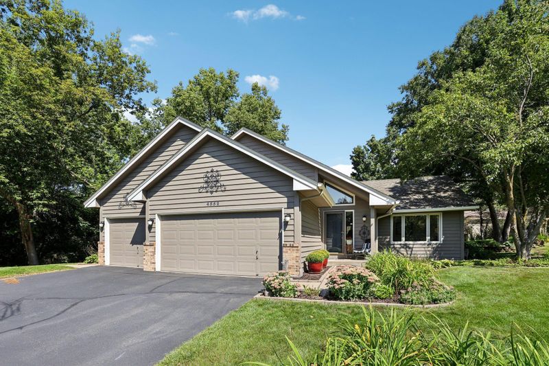 4552 Cliff Ridge Ct, Eagan, MN 55123