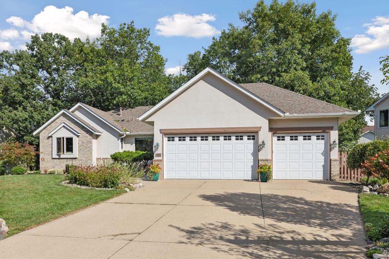 6132 W 144th St, Savage, MN 55378