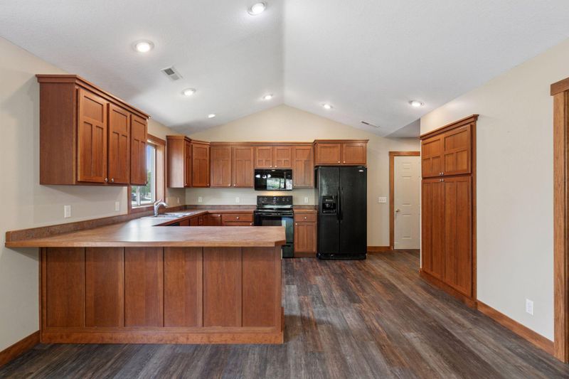 146 W Cemetery Rd, River Falls, WI 54022