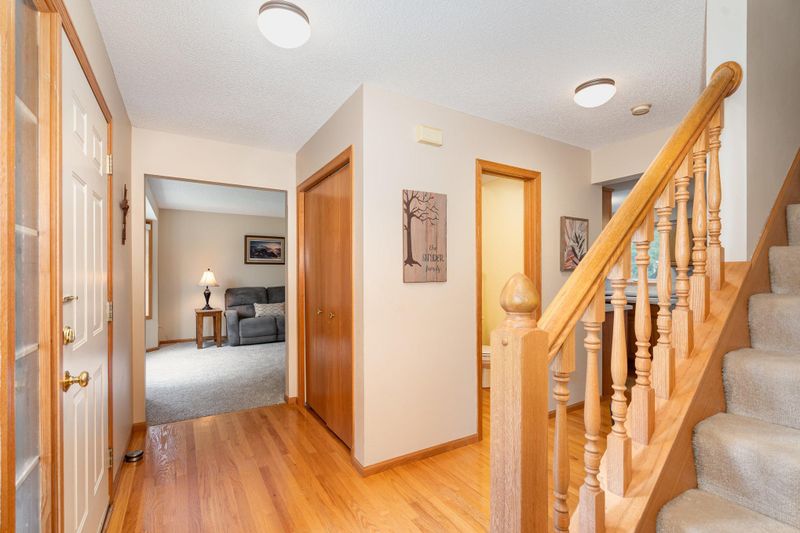 8155 Boulder Ridge Rd, Woodbury, MN 55125