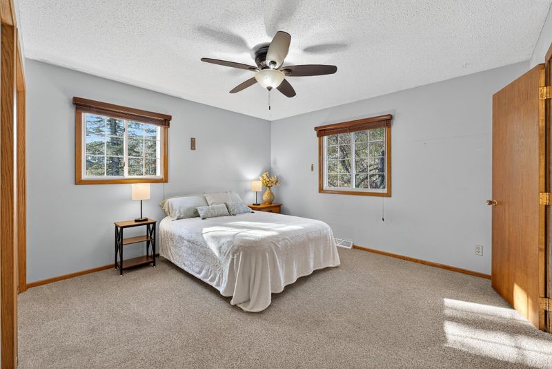2835 Laurel St S, Cambridge, MN 55008