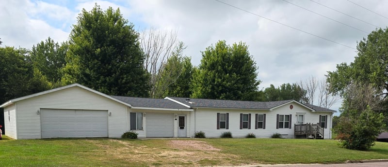 311 2nd St N, Darfur, MN 56022